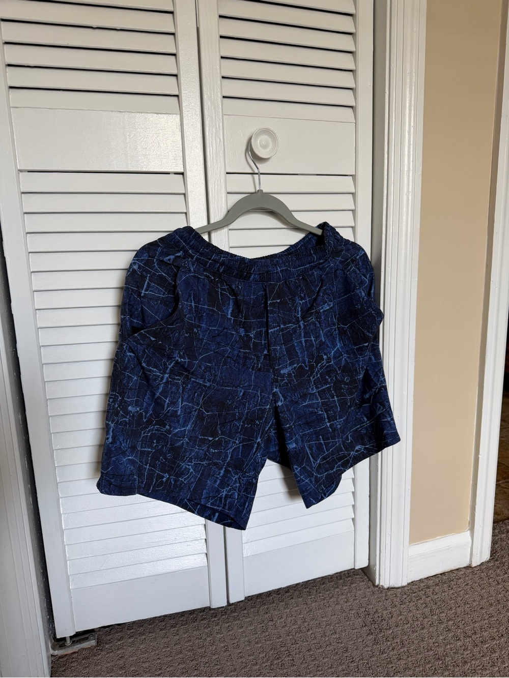 lululemon athletica Men's Navy Patterned Athletic Shorts